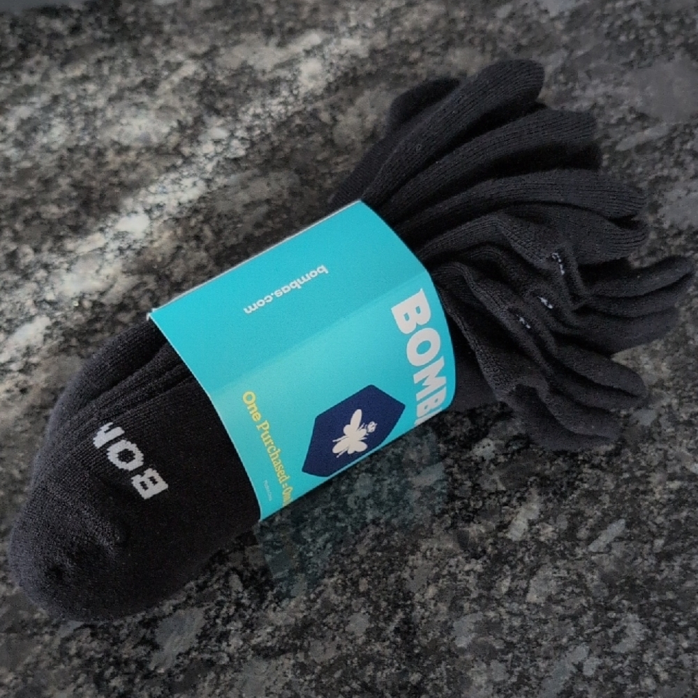 Bombas NWT Men's Classic Black Socks 4 Pack - Picture 2 of 8